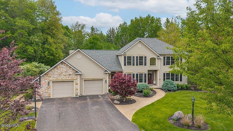 3rd image of 4 Callaway Court