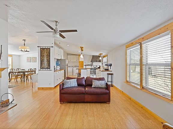 2nd image of 700 Sequoia Dr