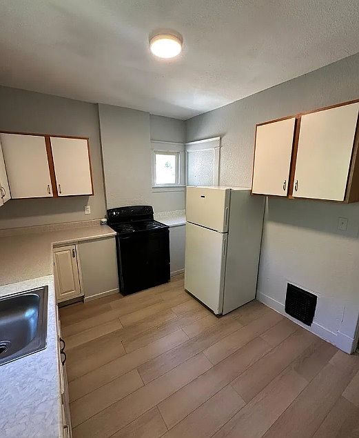 1st image of 3046 Bracken Woods Ln #1