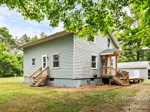 3rd image of 11978 Long Lake Dr NW