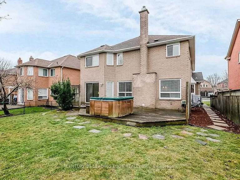 90 Cityview Cir — Photo 3