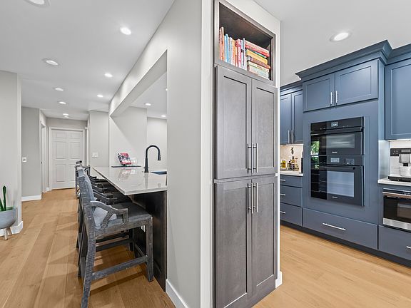 4th image of 607 Stone Brook Ct #47-1