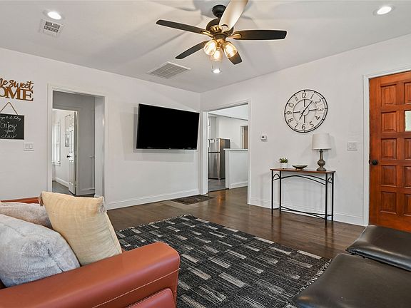 3rd image of 80 Vaughn Dr