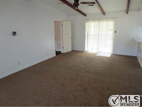 Living room, new carpet/paint