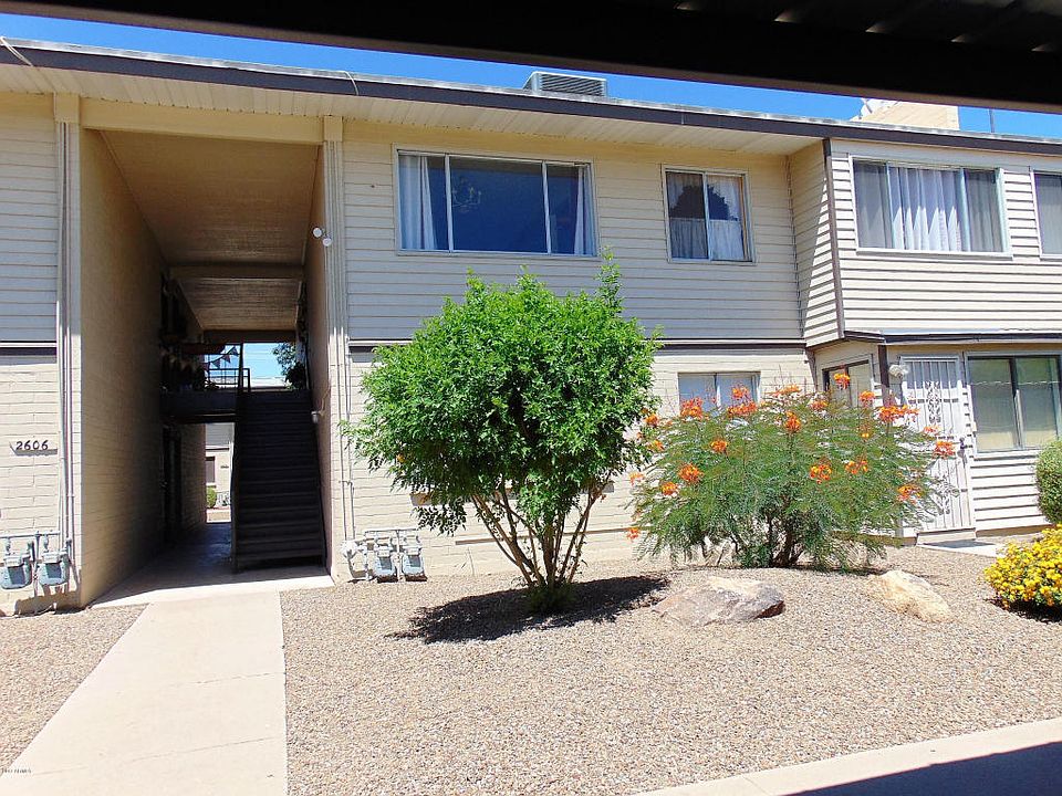 1st image of 2606 W Berridge Ln Unit 205