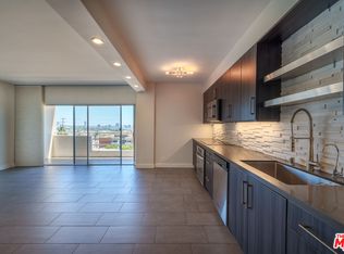 1131 Alta Loma Rd APT 207, West Hollywood, CA 90069
