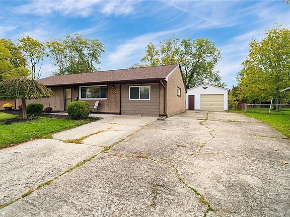 3rd image of 5636 Shady Oak St