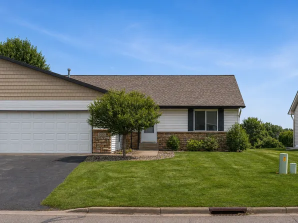 905 W Ridge Ct, New Richmond, WI 54017