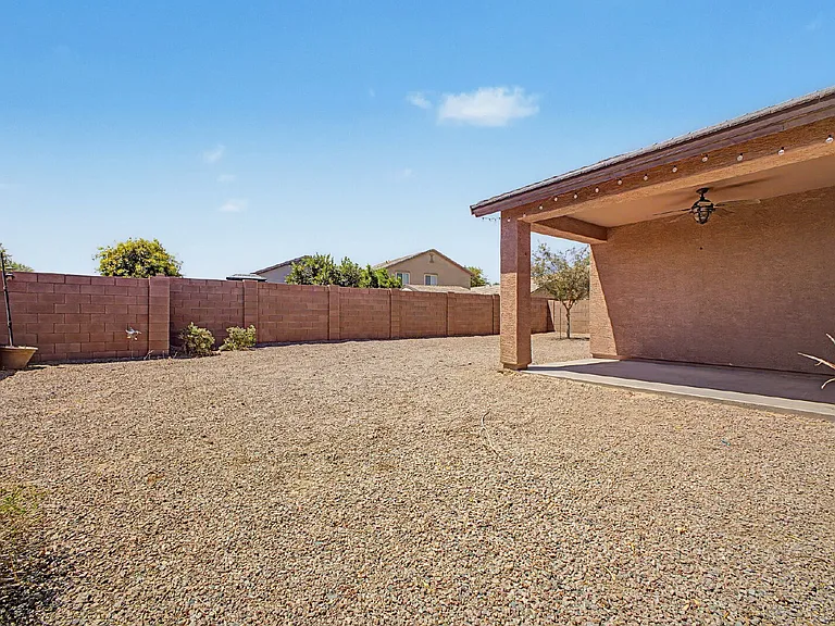 41177 W Lucera Ln — Photo 27