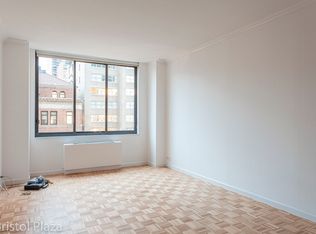 210 E 65th St APT 4L, New York, NY
