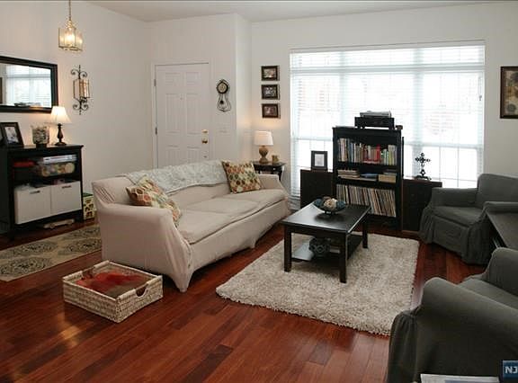 2nd image of 1805 Hamilton St Unit 1805