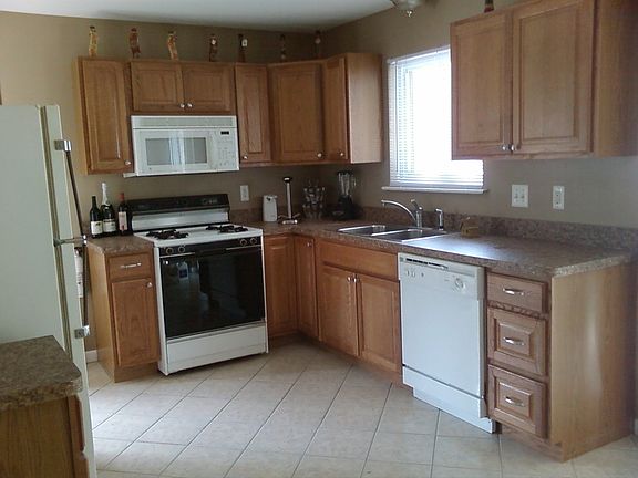 3rd image of 1531 Nottingham Dr