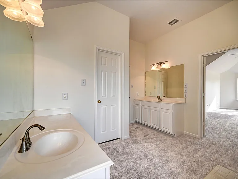 11906 Dinosaur Valley Dr — Photo 37