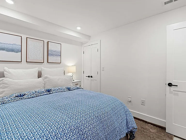 4 Everett Pl #1 — Photo 24