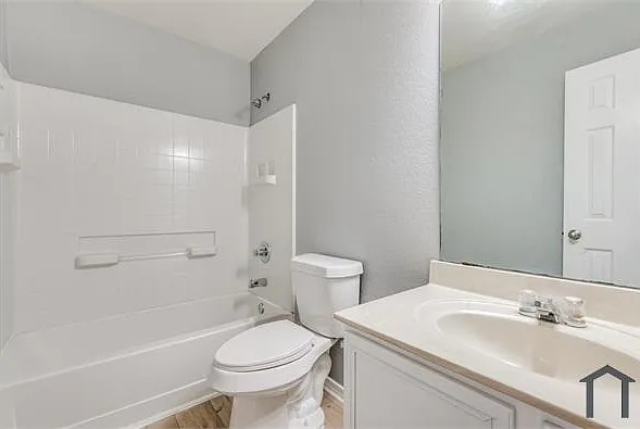 1600 Lionheart Dr — Photo 9