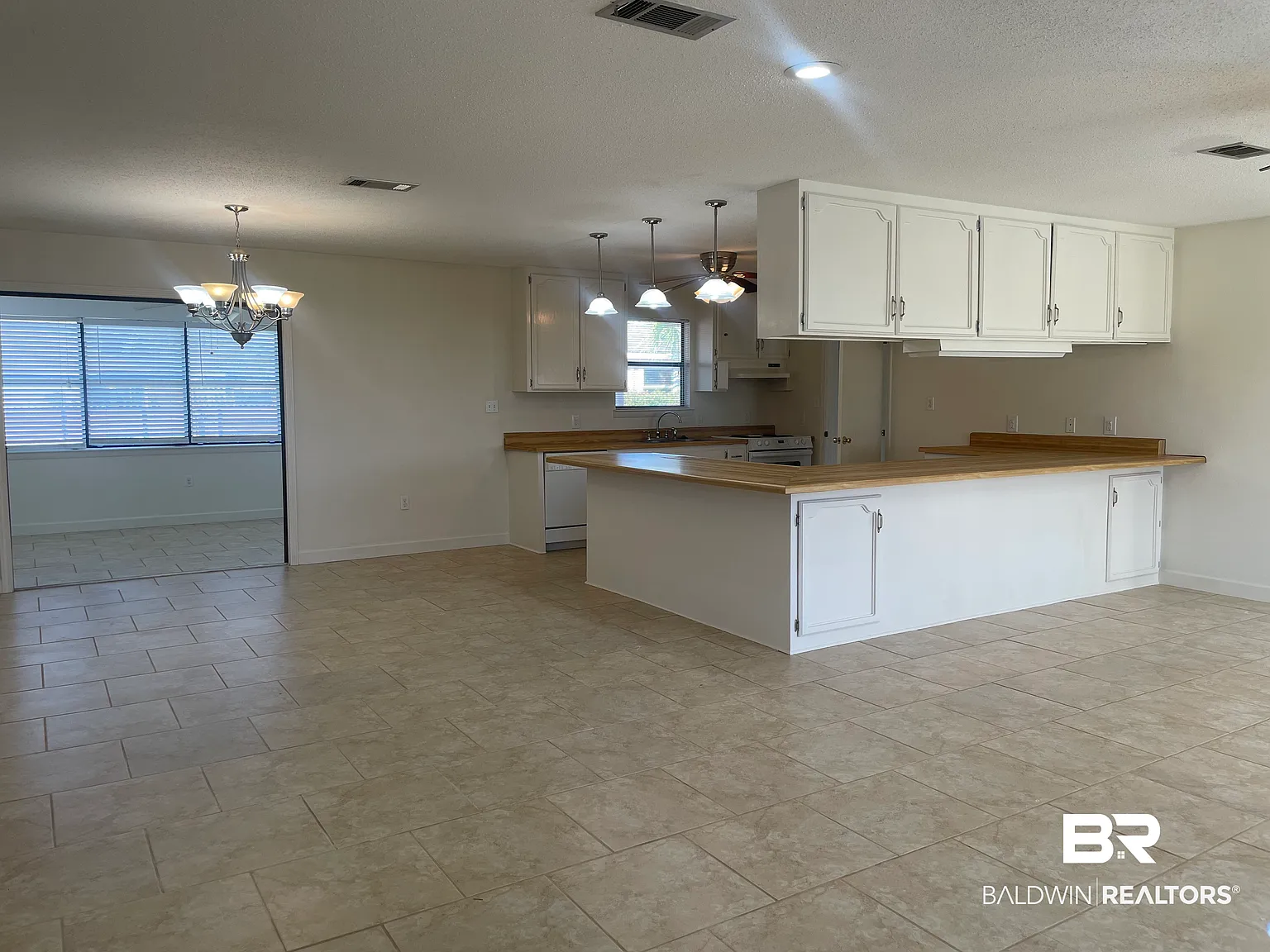 2 bed, 2.0 bath, 1809 sqft, $1,750 — Photo 2