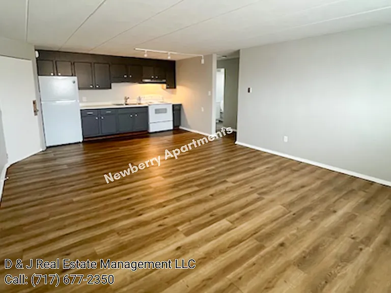 283 Park St #102 — Photo 1
