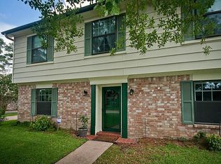 7610 Fernbrook Ln, Houston, TX 77070
