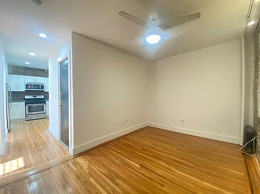 Rented by Dream Space Realty | media 27