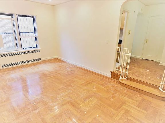 3rd image of 729 W 186th St #6D