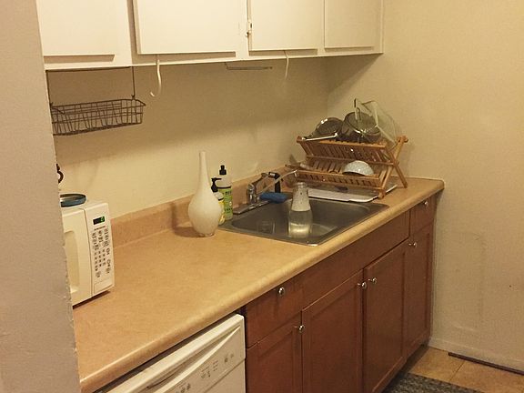 5th image of 234 Columbia St APT 2