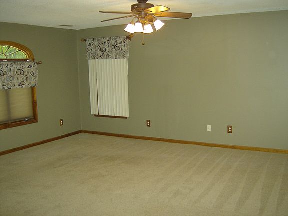 4th image of 7321 Veranda Dr