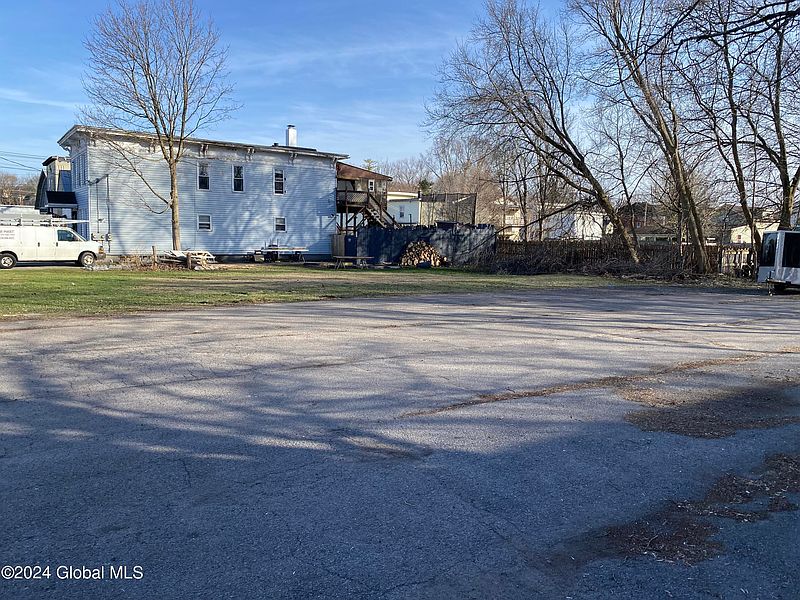 4th image of 204-206 W State Street
