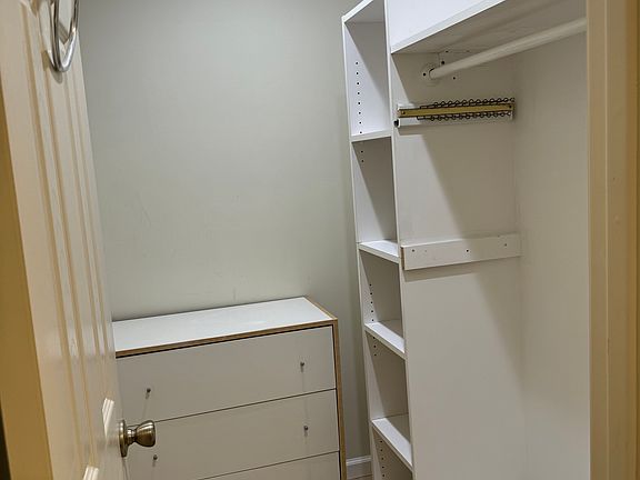 5th image of 649 Spruce St