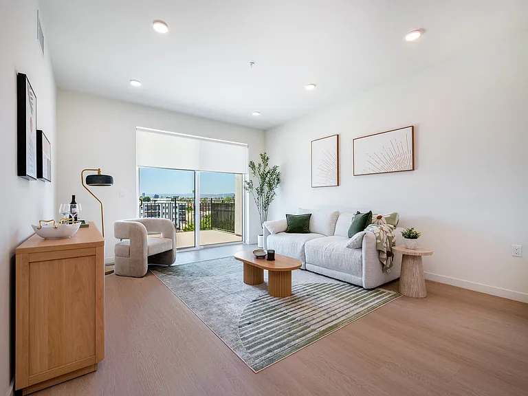 856 Gramercy Drive — Photo 40