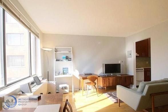 1st image of 284 Mott St APT 9B