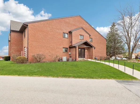 N58W23833 Hastings COURT #801, Sussex, WI 53089