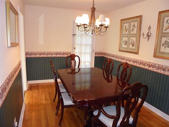 4th image of 420 Pine Valley Dr
