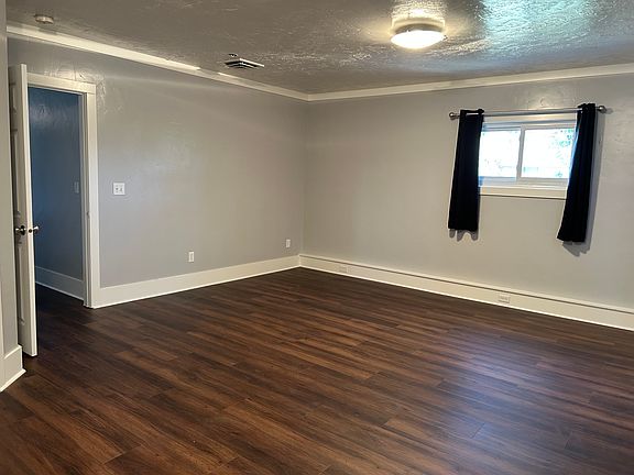 4th image of 1040 Main St #A