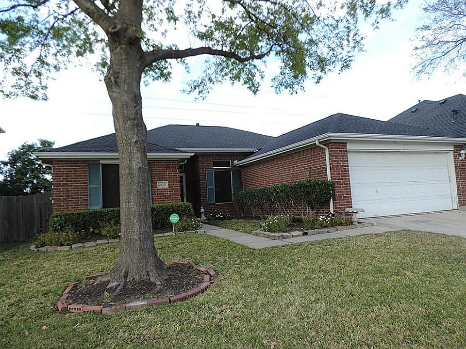 1st image of 2634 Silvermeadow Dr