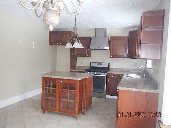 4th image of 15831 Kings Dr