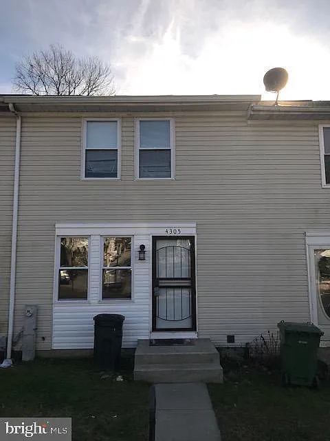 4305 Dana St — Photo 2