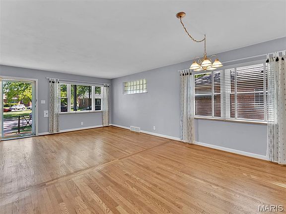 4th image of 6264-6266 Sunshine Dr