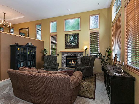3rd image of 4322 19th Ave NW