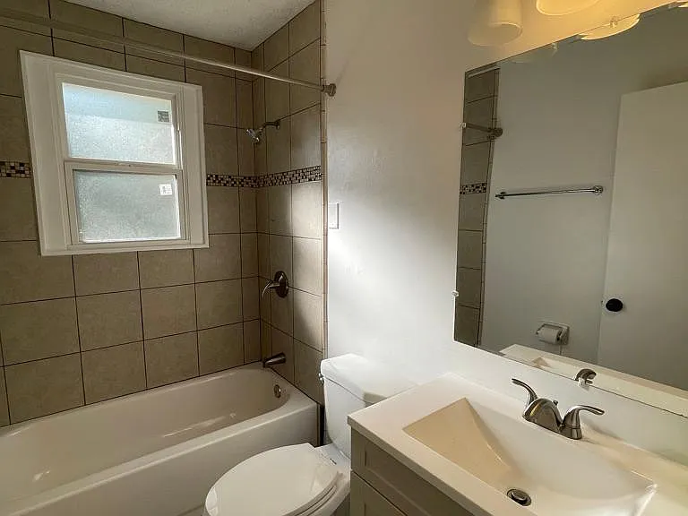 3112 Lealand Ln #A — Photo 22