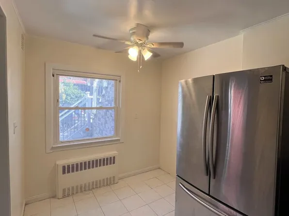 2426 Bragg Street image 3 of 11