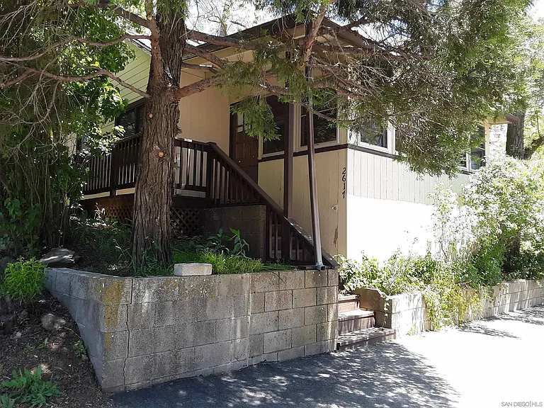 2617 C St — Photo 2