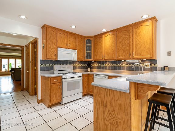 5th image of 10455 S Christiana Ave