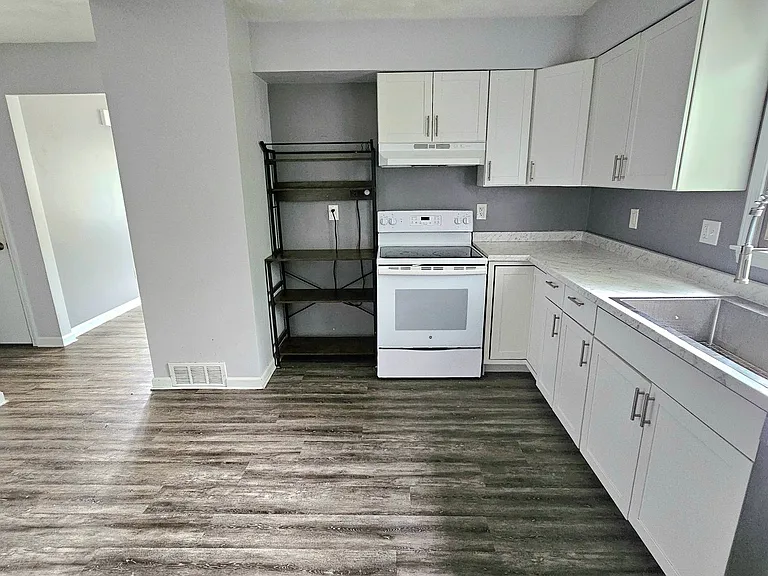 2380-2382 Haviland Ct — Photo 9