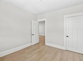 67 Ontario Ave #1A, Hamilton, ON L8N2X1