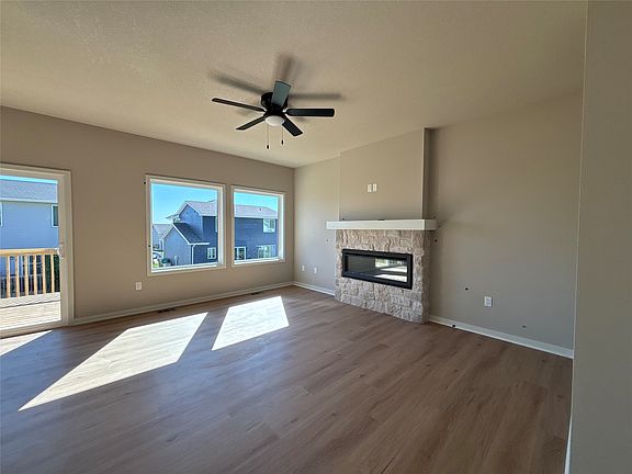 2nd image of 1718 Gordon Ct