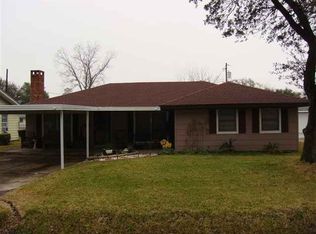 615 S 10th St, Nederland, TX 77627