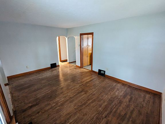 4th image of 3246 Amherst Ave