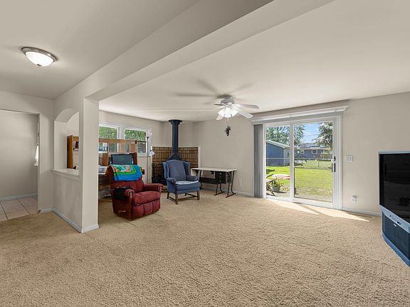 4th image of 1220 Park Dr