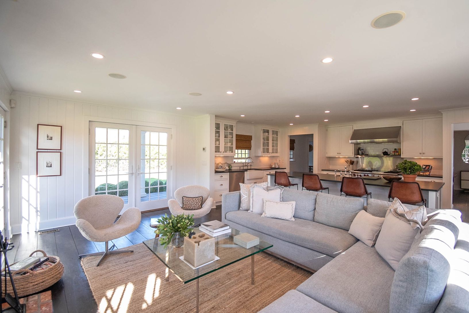  Kitchen and family room