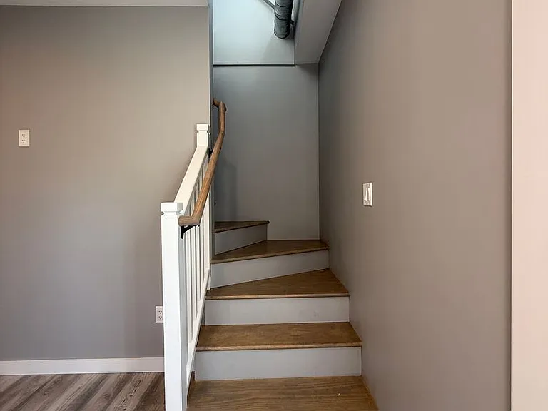 176 Smith Ave — Photo 17